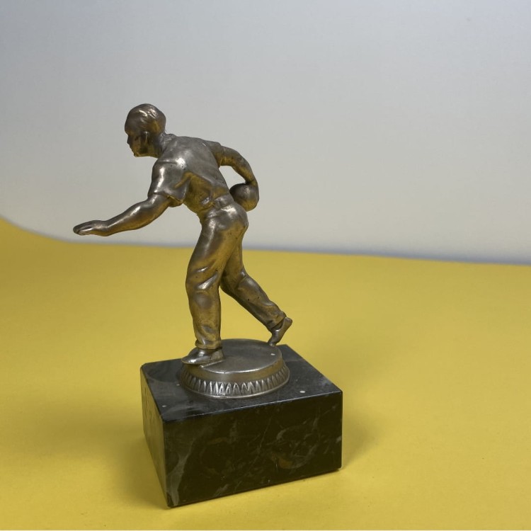 Rzeźba figurka sportowca kręgle metal marmur art déco lata 20/30-te