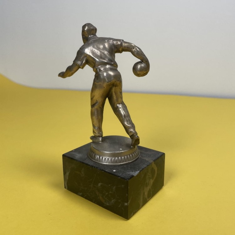 Rzeźba figurka sportowca kręgle metal marmur art déco lata 20/30-te