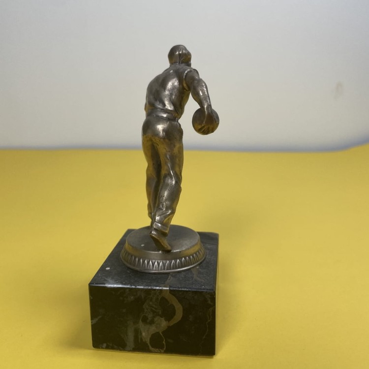 Rzeźba figurka sportowca kręgle metal marmur art déco lata 20/30-te