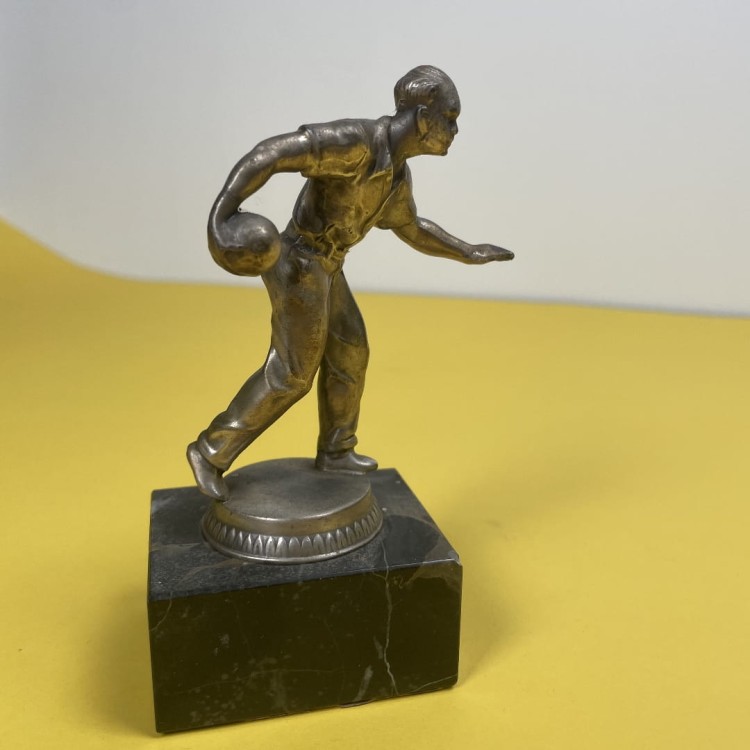 Rzeźba figurka sportowca kręgle metal marmur art déco lata 20/30-te
