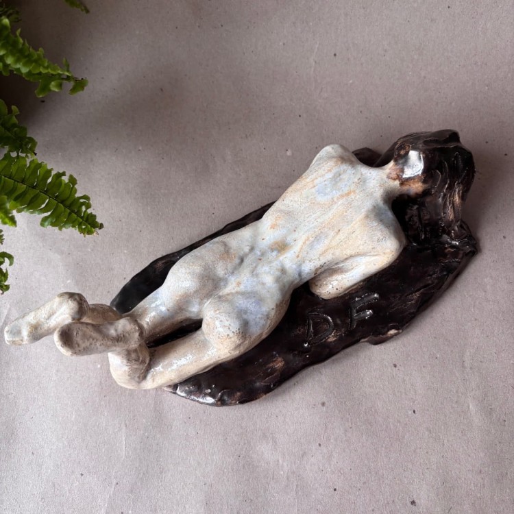 Ceramiczna rzeźba akt kobiecy ręcznie wykonana sygnowana