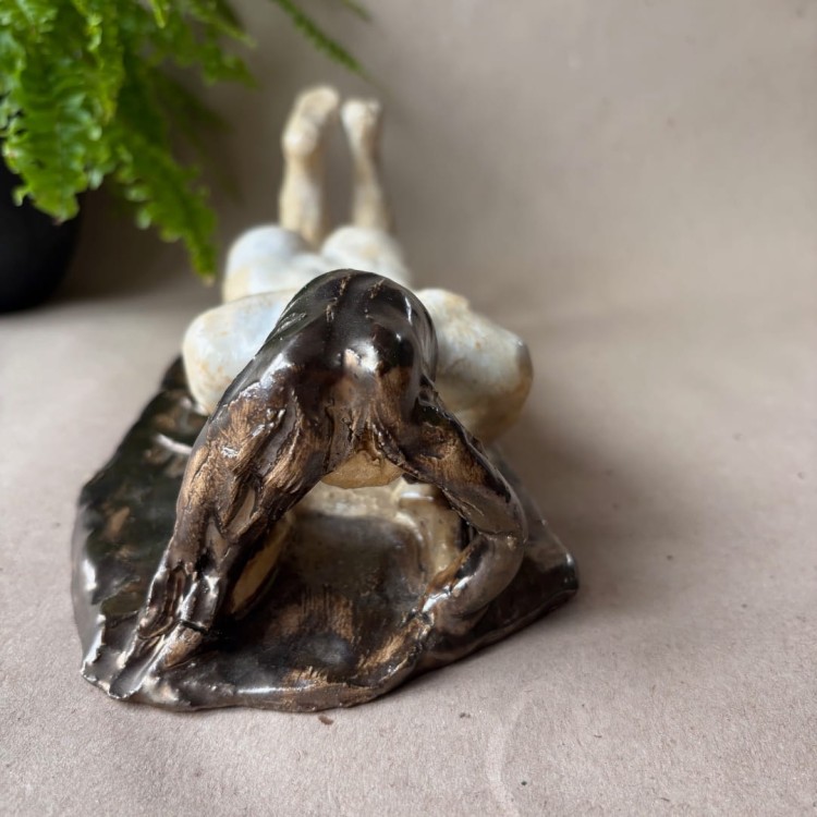 Ceramiczna rzeźba akt kobiecy ręcznie wykonana sygnowana