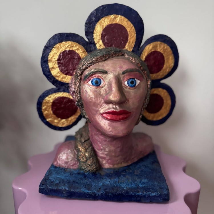 Ekspresyjna rzeźba współczesna papier mâché unikat