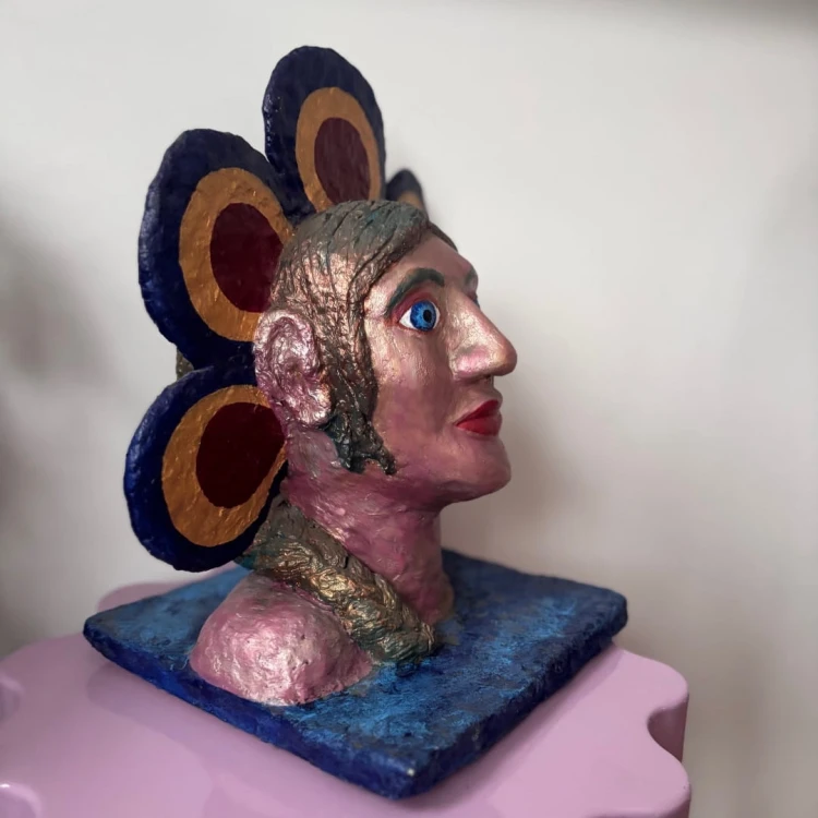 Ekspresyjna rzeźba współczesna papier mâché unikat