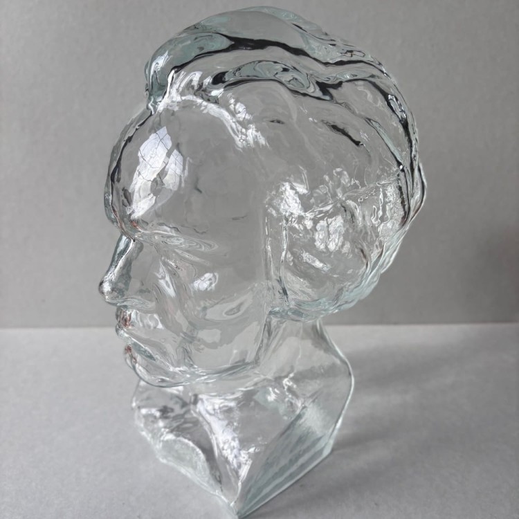 Szklana głowa Beethovena Ingrid Glass