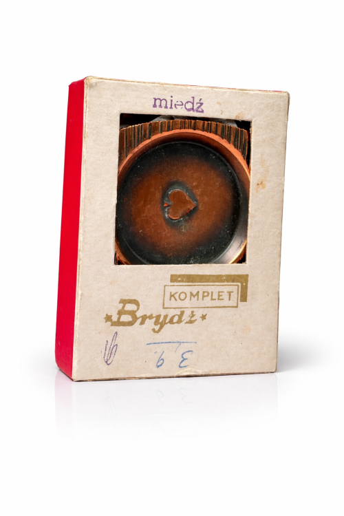 Komplet miedzianych popielniczek Brydż 1978 r.