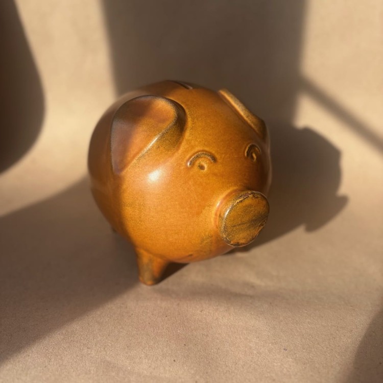 Ceramiczna skarbonka w kształcie świnki z lat 60-tych