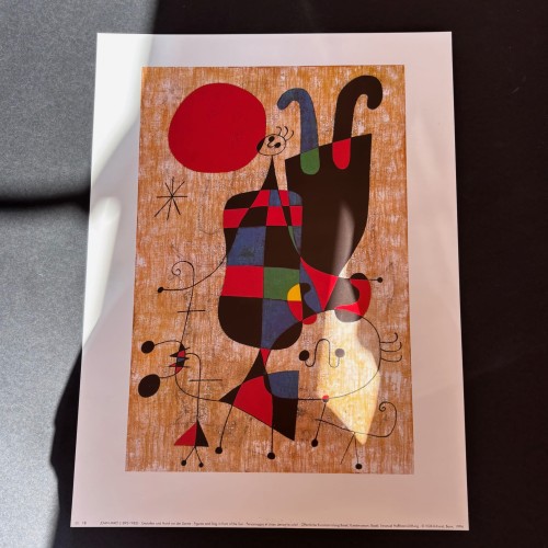 Joan  Miró „Figures and Dog in front of the Sun”, wyd.  z 1994 r