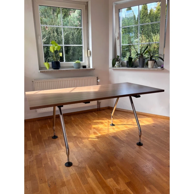 Vitra Ad Hoc