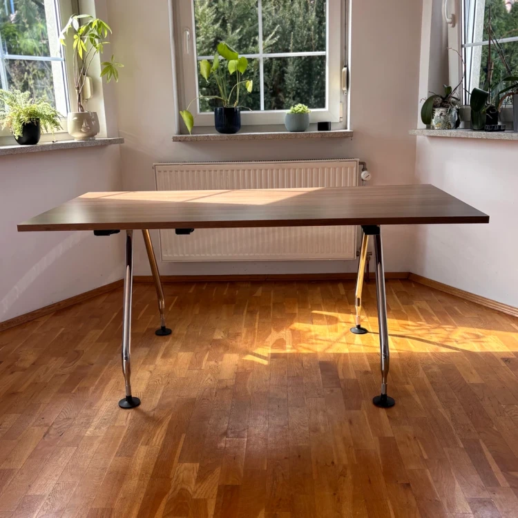 Vitra Ad Hoc