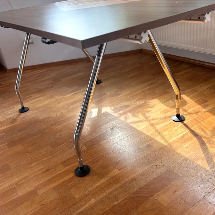Vitra Ad Hoc
