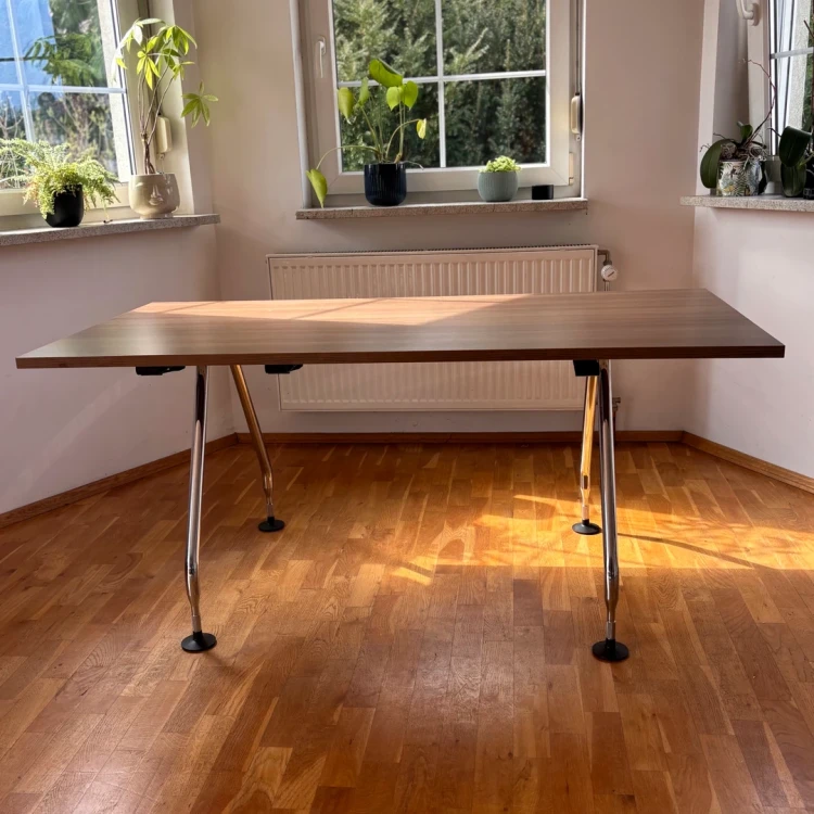 Vitra Ad Hoc