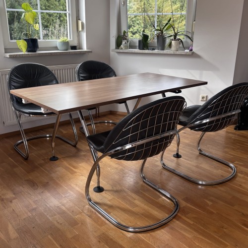 Vitra Ad Hoc