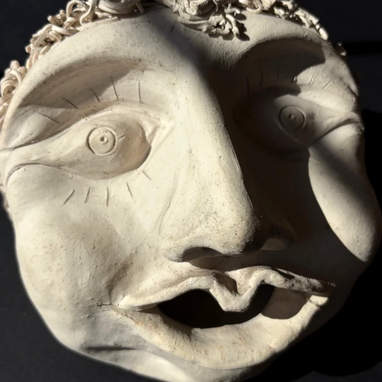 Ekspresyjna maska rzeźba w duchu art brut unikat