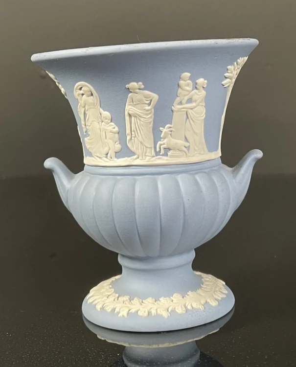 Wedgwood piękna mała ceramiczna urna