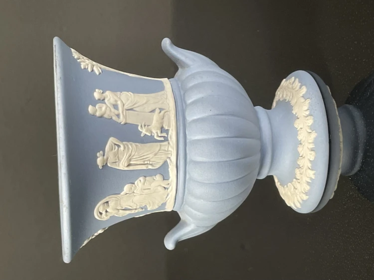Wedgwood piękna mała ceramiczna urna
