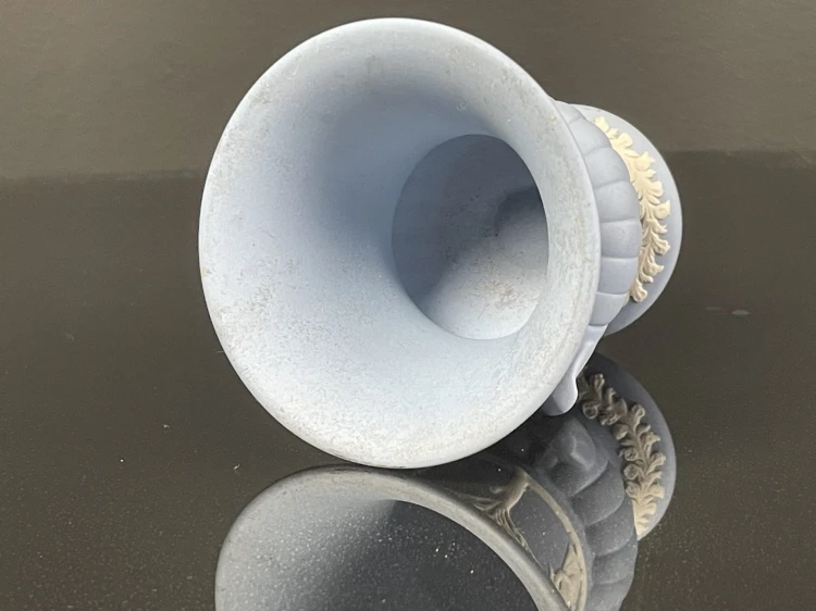 Wedgwood piękna mała ceramiczna urna
