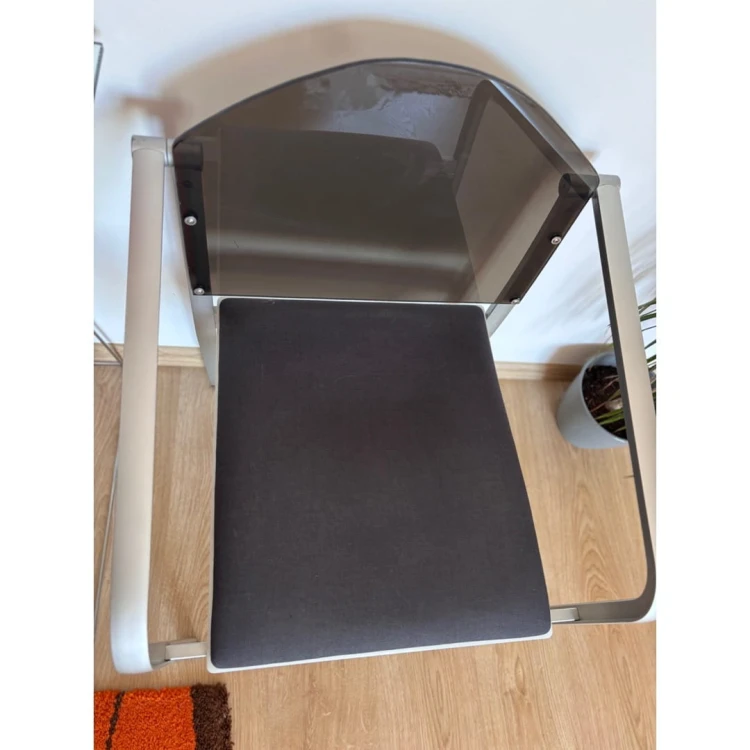 Thonet proj.Normana Fostera z serii A900
