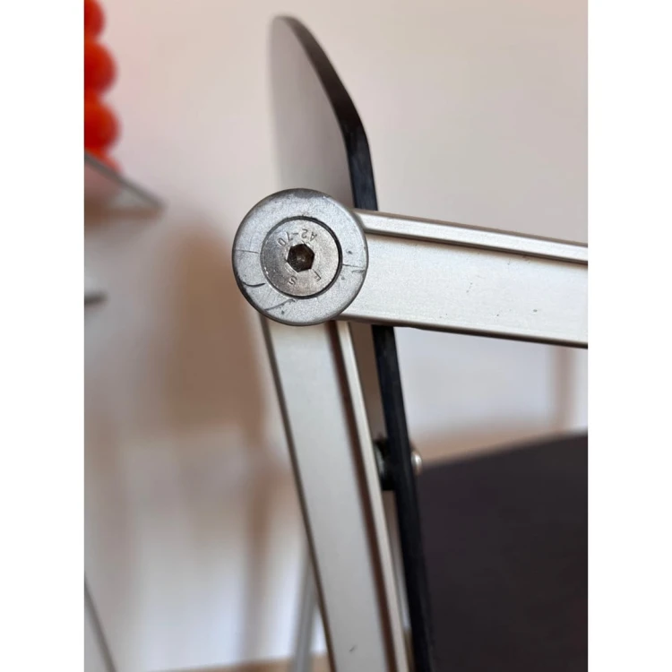 Thonet proj.Normana Fostera z serii A900