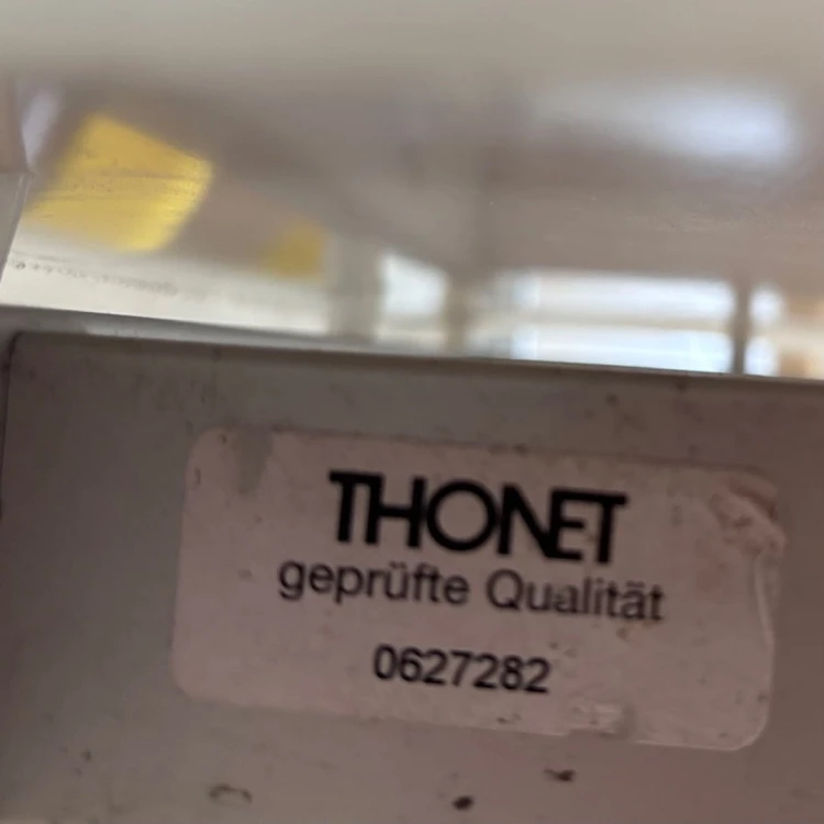 Thonet proj.Normana Fostera z serii A900