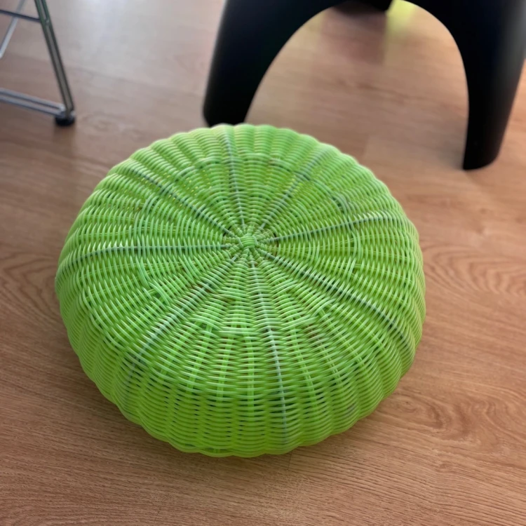 Limonkowe pufy Ikea z lat 90-tych
