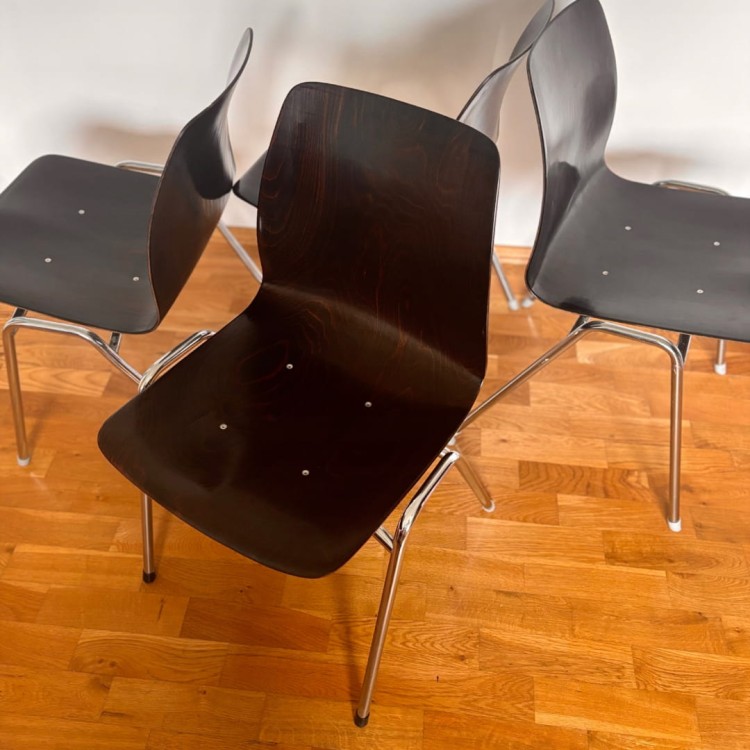 Krzesła Pagholz – ikona designu lat 60-tych sklejka
