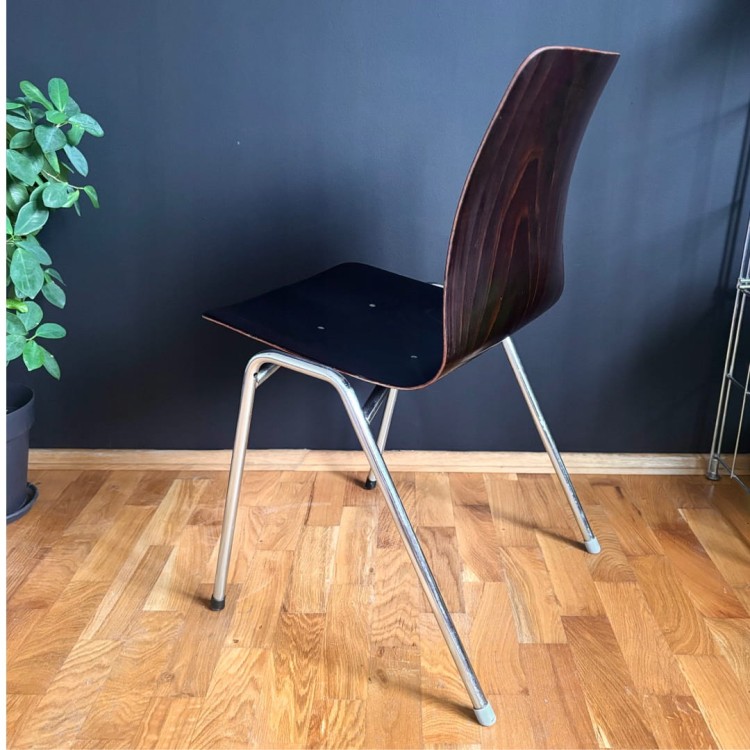 Krzesła Pagholz – ikona designu lat 60-tych sklejka