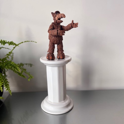 Postument – mała ceramiczna kolumna dekoracyjna, XX w.