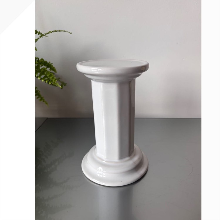 Postument – mała ceramiczna kolumna dekoracyjna, XX w.