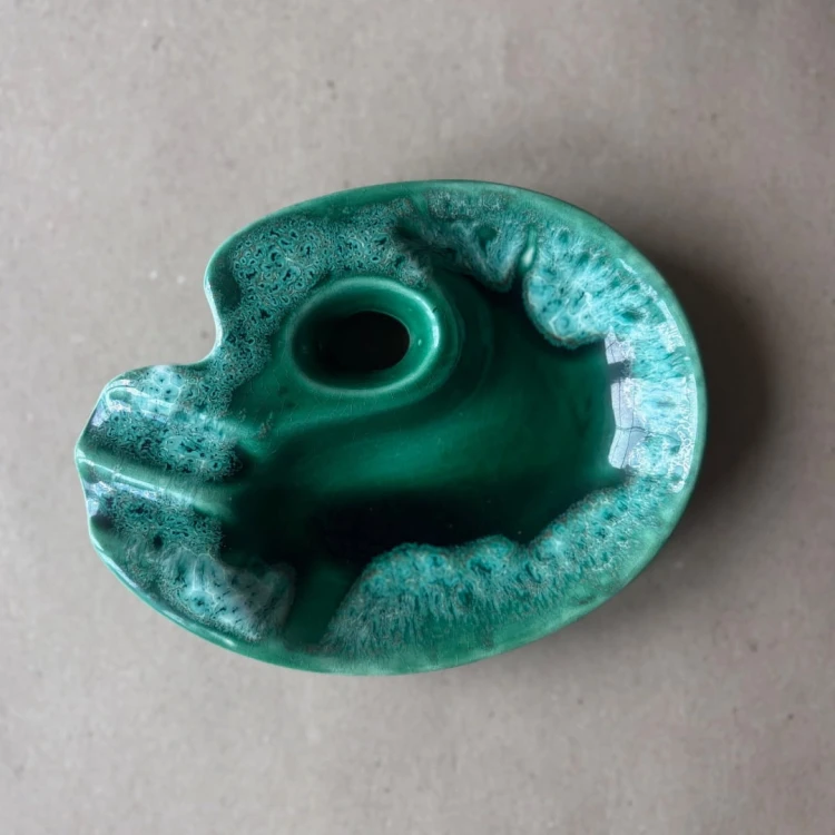 Zielona ceramiczna podstawka, talerzyk na drobiazgi, świecznik albo popielniczka